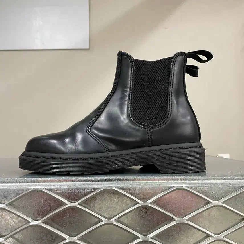 [BUNJANG] Dr. Martens 2976 Mono Black Chelsea Boots / 닥터마틴 2976 모노 블랙 uk4 (gr-4831)