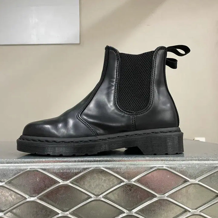 [BUNJANG] Dr. Martens 2976 Mono Black Chelsea Boots / 닥터마틴 2976 모노 블랙 uk4 (gr-4831)