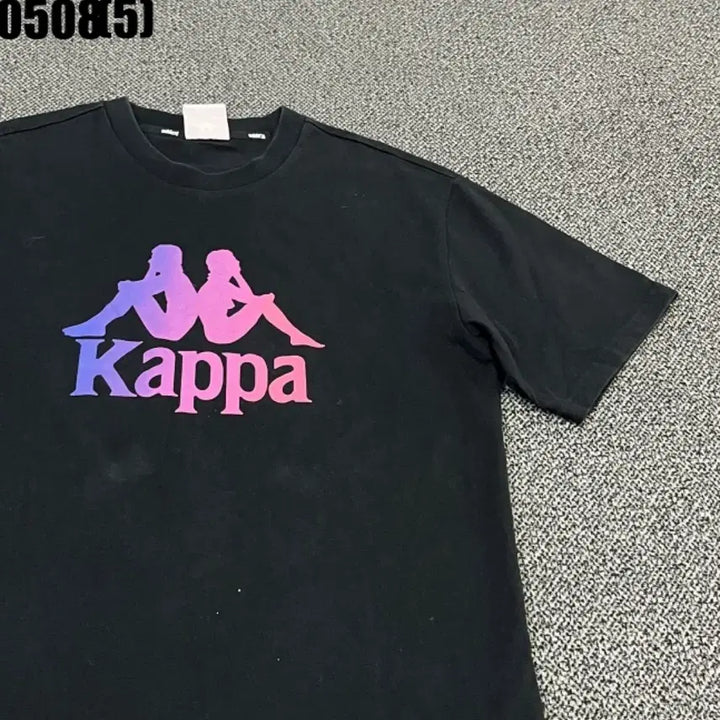 [BUNJANG] Kappa Black Short Sleeve T-Shirt Gradient Logo / 카파 블랙 반팔 티셔츠 그라데이션 로고