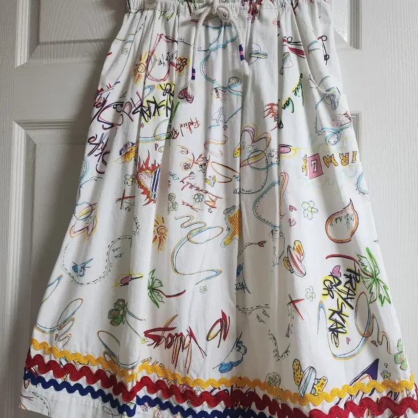 [BUNJANG] Kitsch Doodle Pattern Flare Skirt / 키치한 낙서 패턴 플레어 스커트