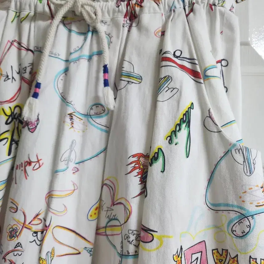 [BUNJANG] Kitsch Doodle Pattern Flare Skirt / 키치한 낙서 패턴 플레어 스커트