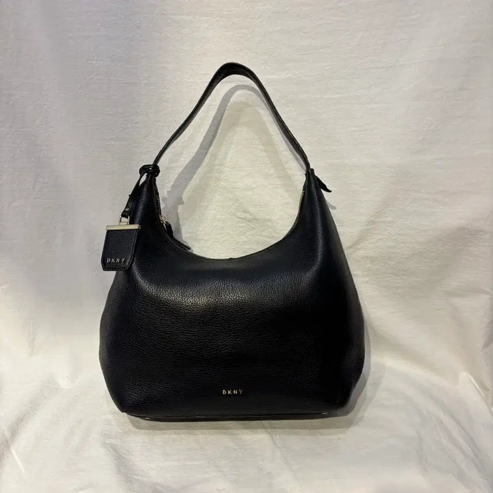 [BUNJANG] DKNY Leather Hobo Bag / DKNY 레더 호보백