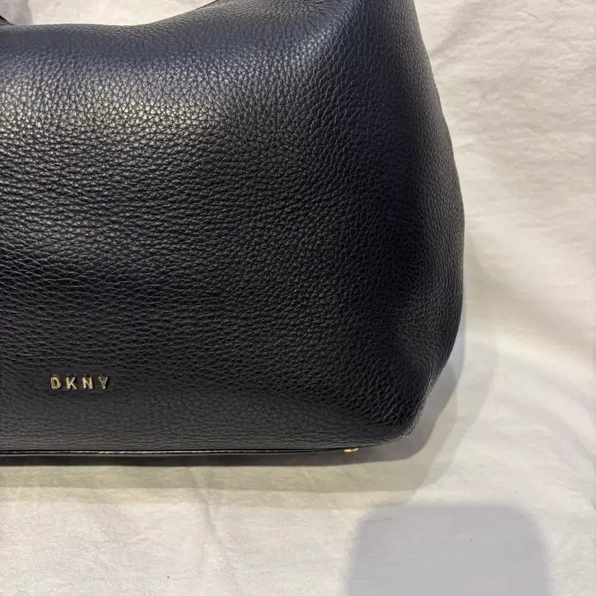 [BUNJANG] DKNY Leather Hobo Bag / DKNY 레더 호보백