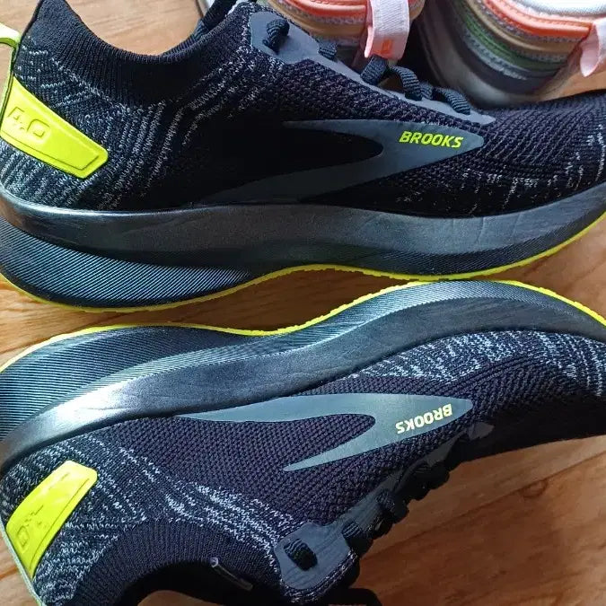 [BUNJANG] Brooks Levitate 4.0 Running Shoes 250mm / 브룩스 레비테이트 4.0 런닝화 250mm