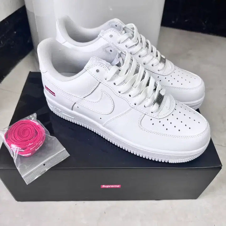 [BUNJANG] Nike x Supreme Air Force 1 Low White 260mm / 나이키 x 슈프림 에어포스 1 로우 화이트 260MM