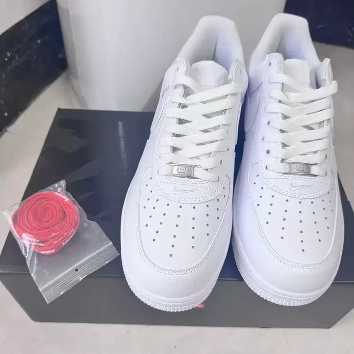 [BUNJANG] Nike x Supreme Air Force 1 Low White 260mm / 나이키 x 슈프림 에어포스 1 로우 화이트 260MM