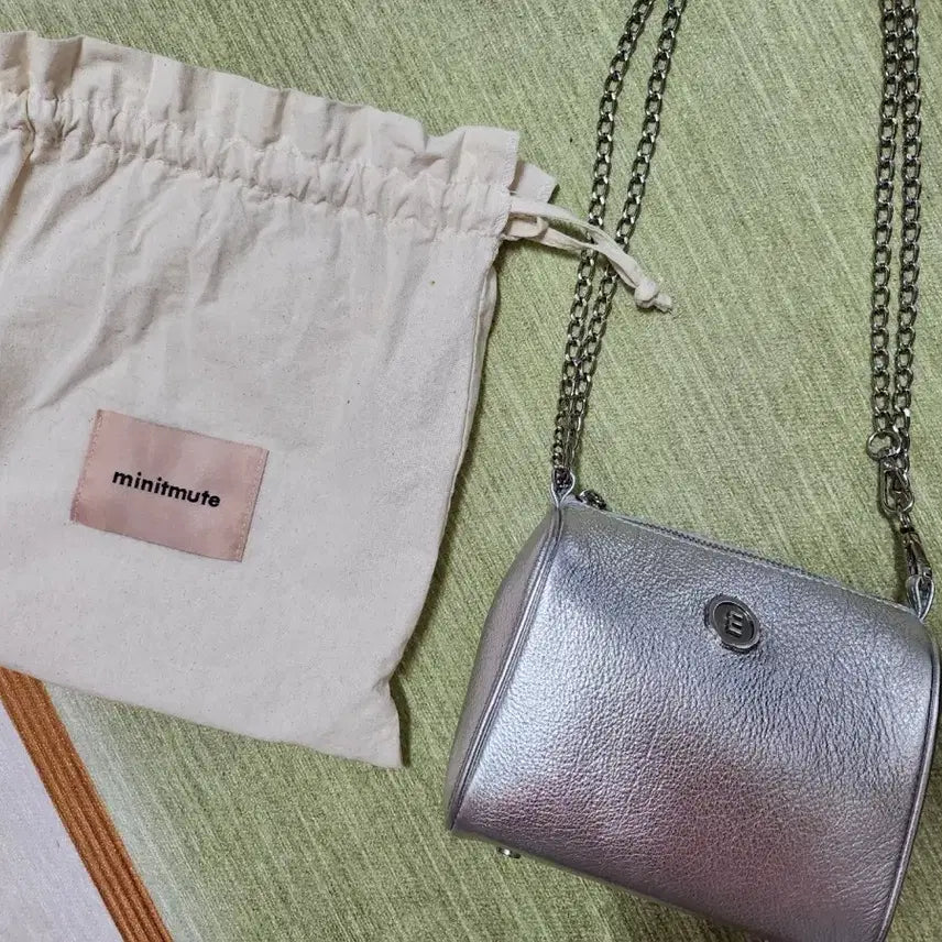 [BUNJANG] MinuteMute Brett Mini Silver Bag with Samollga Inner Bag / 미닛뮤트 브렛 미니 실버 + 사몰가 이너백