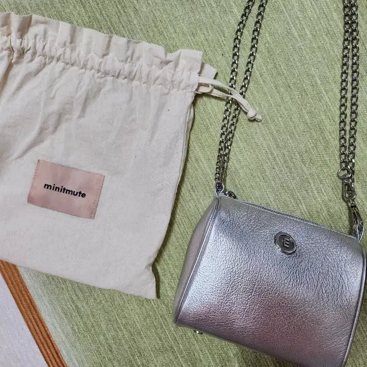 [BUNJANG] MinuteMute Brett Mini Silver Bag with Samollga Inner Bag / 미닛뮤트 브렛 미니 실버 + 사몰가 이너백
