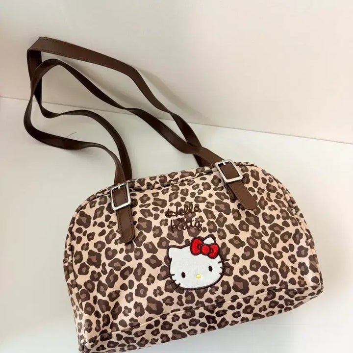 [BUNJANG] Hello Kitty Leopard Pattern Shoulder Bag / [새상품] 헬로키티 레오파드 패턴 숄더백