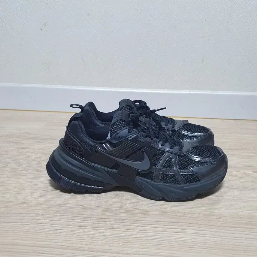 [BUNJANG] Nike V2K Run Sneakers (265) / 나이키 v2k 런 운동화 265
