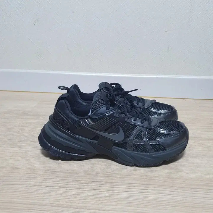 [BUNJANG] Nike V2K Run Sneakers (265) / 나이키 v2k 런 운동화 265