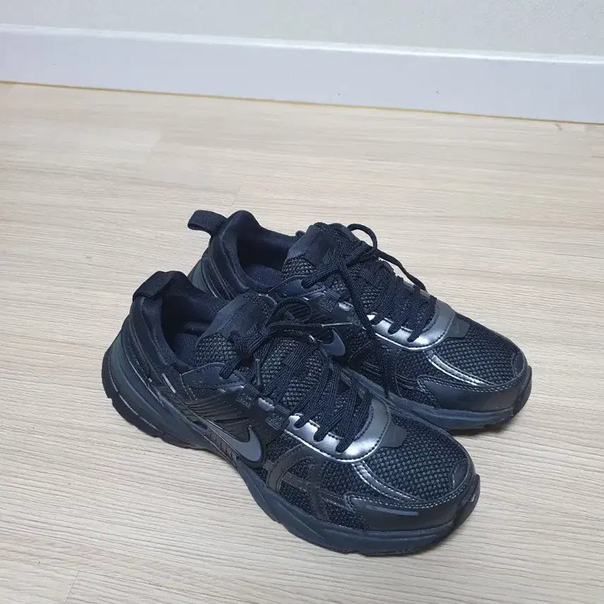 [BUNJANG] Nike V2K Run Sneakers (265) / 나이키 v2k 런 운동화 265