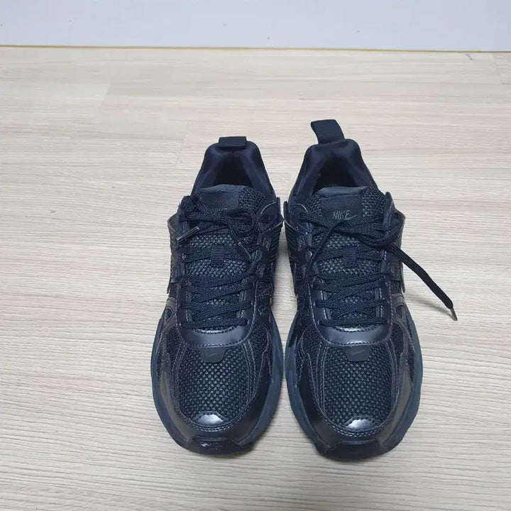 [BUNJANG] Nike V2K Run Sneakers (265) / 나이키 v2k 런 운동화 265
