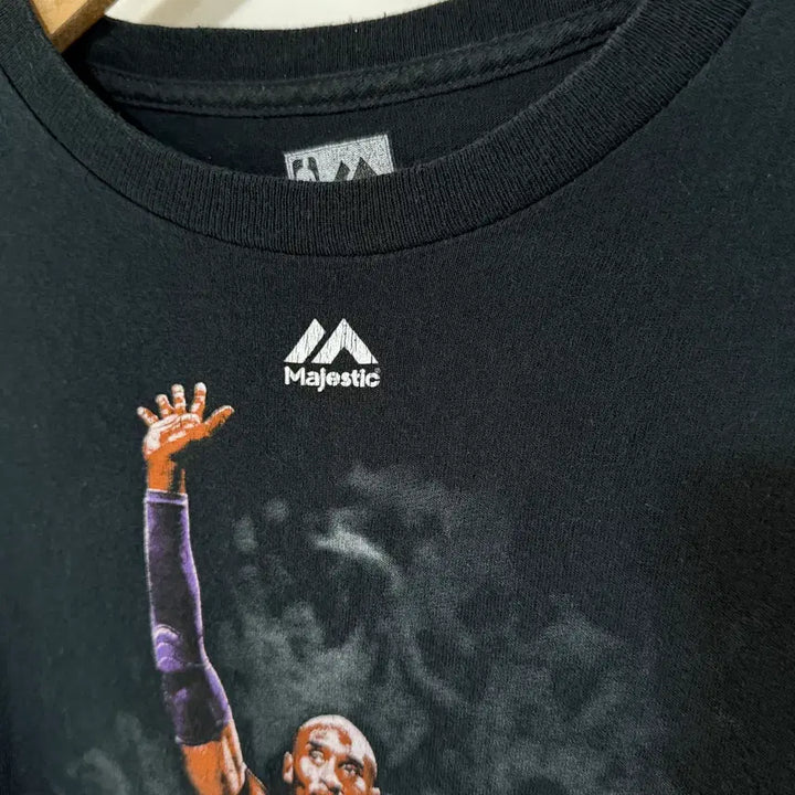 [BUNJANG] Kobe Bryant Amazing Hening T-Shirt (M) / [택포] [M] 코비브라이언트 어메이징헤프닝 티셔츠