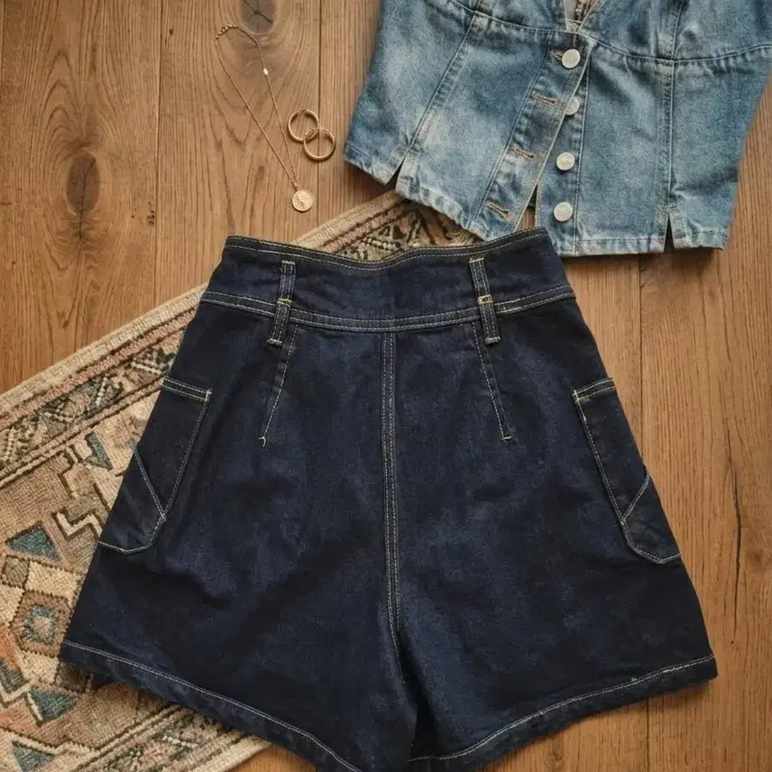 [BUNJANG] High-Waisted Pintuck Denim Shorts / 새상품 하이웨스트 핀턱 데님 숏팬츠