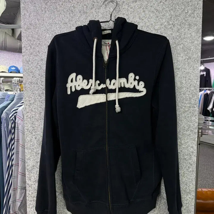 [BUNJANG] Abercrombie Embroidered Logo Zip-Up Hoodie L / 아베크롬비 자수 로고 후드집업 B4710