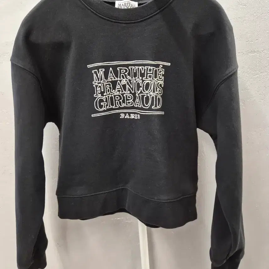 [BUNJANG] Françoise Jobard Classic Logo Cropped Sweatshirt Black M / 머리떼 프랑소와 저버 클래식 로고 크롭 맨투맨 블랙 M