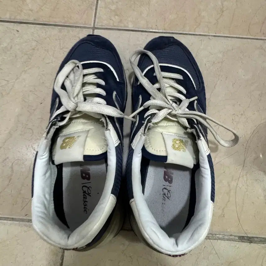 [BUNJANG] New Balance 574 Navy Sneakers / 뉴발란스 574 네이비 운동화