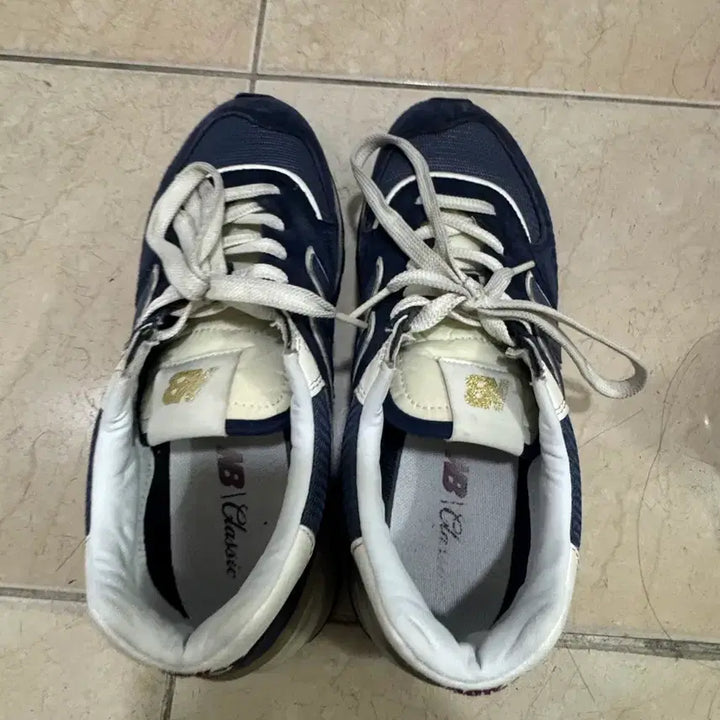[BUNJANG] New Balance 574 Navy Sneakers / 뉴발란스 574 네이비 운동화