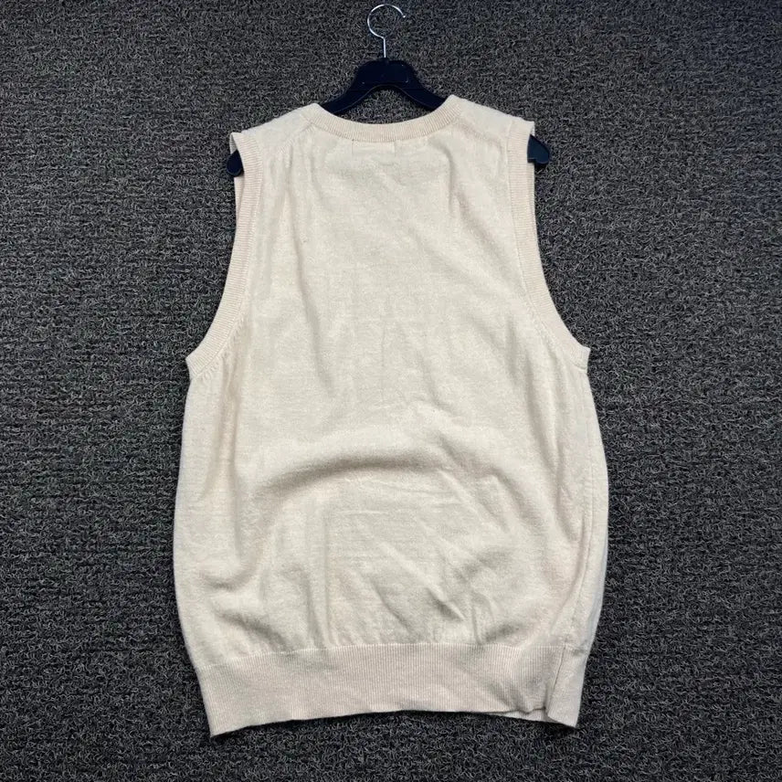 [BUNJANG] Thomas More Ivory V-Neck Knit Vest / 토마스모어 아이보리 브이넥 니트 베스트