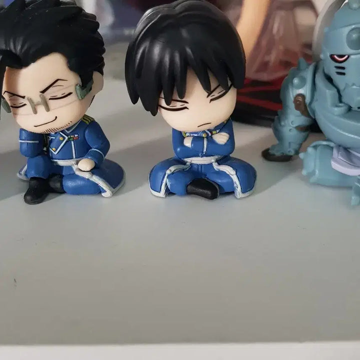 [BUNJANG] Fullmetal Alchemist Roy Mustang Shoulder Bump Gacha Figure (Sealed) / 강철의연금술사 가챠 미개봉