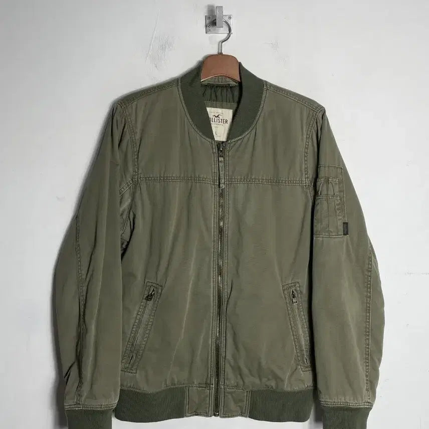 [BUNJANG] Hollister Khaki Bomber Jacket / 홀리스터 카키색 봄버 자켓