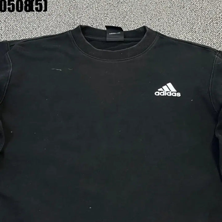 [BUNJANG] Adidas Black Sweatshirt / 아디다스 블랙 맨투맨 티셔츠