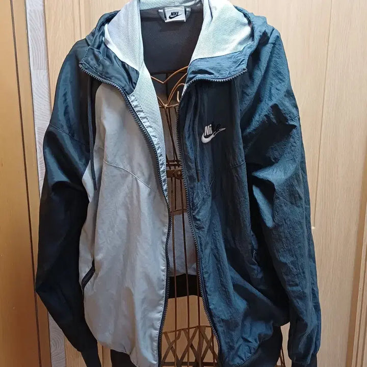 [BUNJANG] Nike NSW Big Logo Color Block Windrunner Hooded Jacket (Size S) / 나이키 NSW 빅로고 윈드러너 바람막이 (90/S)