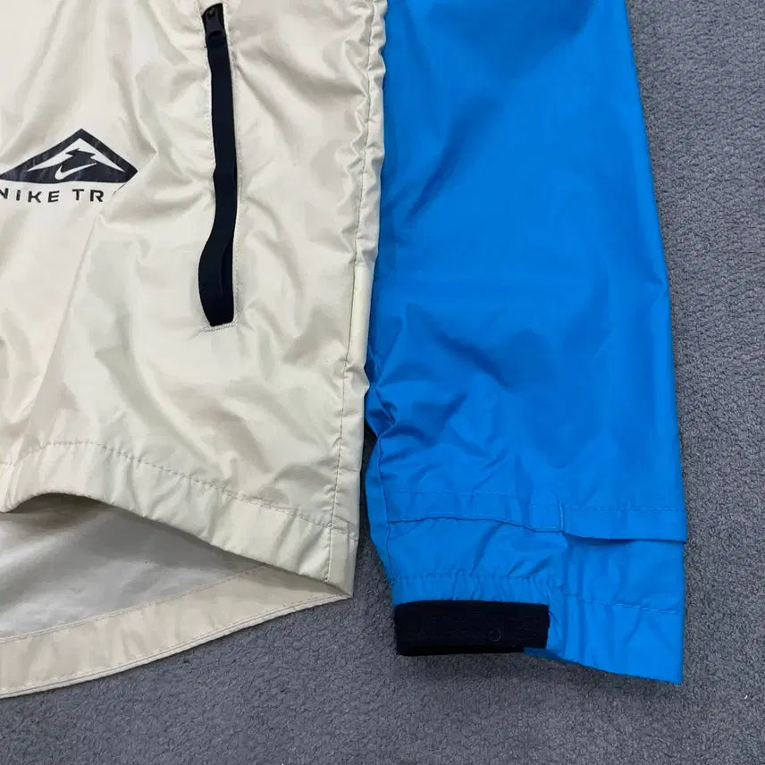 [BUNJANG] Nike Trail Windrunner Two-Way Hooded Windbreaker / 나이키 트레일 윈드러너 투웨이 후드 바람막이