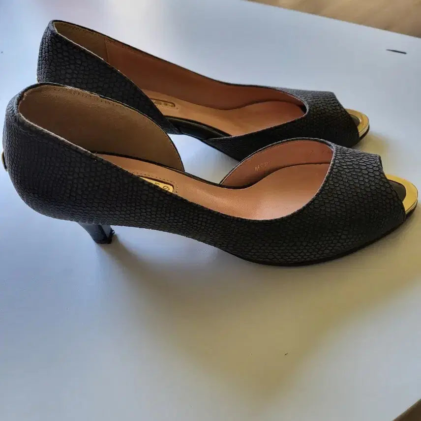 [BUNJANG] MisoPe Black Leather Open Toe Heels (240) / 미소페 블랙 뱀피 오픈토 힐 240