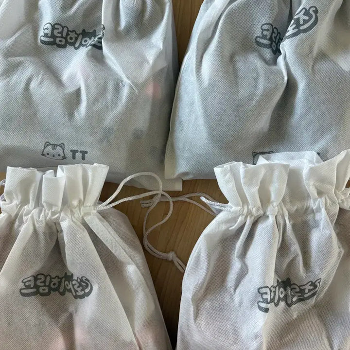 [BUNJANG] CreamHeroes Cat Tail Slippers / 크림히어로즈 고양이 꼬리 슬리퍼