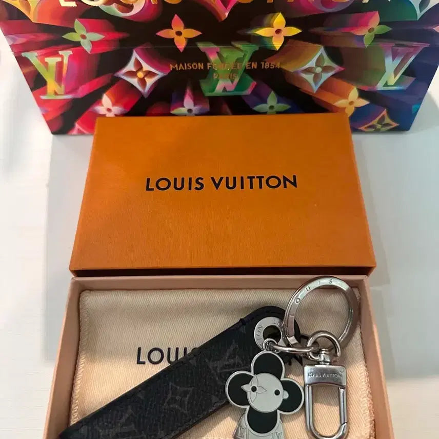 [BUNJANG] Louis Vuitton Limited Edition Vivienne Dragonne Keyring / [ S급 / 풀구성 ] 루이비통 한정판 비비엔 드라곤느 키링