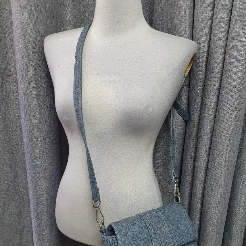[BUNJANG] Mini Blue Cute Crossbody Bag / 미니 블루 귀염 크로스백
