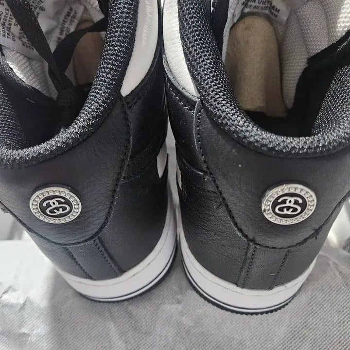 [BUNJANG] Nike x Stussy Air Force 1 Mid Sneakers / 나이키 스투시 에어포스 미드 270