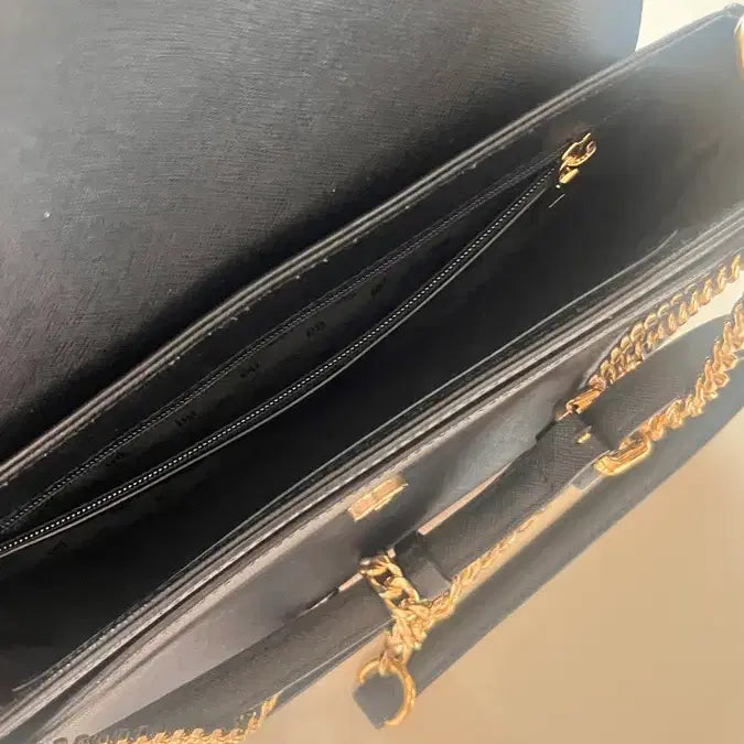 [BUNJANG] Daks Black Logo Point Crossbody Bag / 닥스 블랙 로고 포인트 크로스백