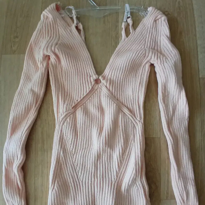 [BUNJANG] Pink Ribbed Knit Top / 수지안무영상핑크골지니트