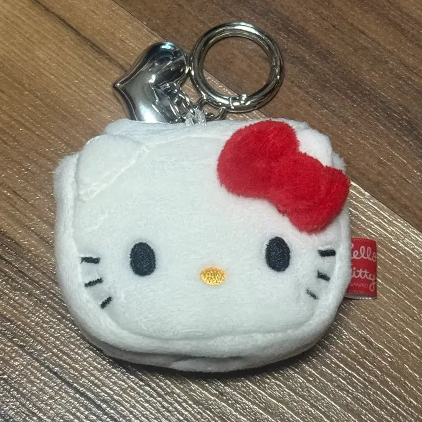 [BUNJANG] 7-Eleven Hello Kitty Wireless Earphone Case / 세븐일레븐 헬로키티 이어폰 케이스