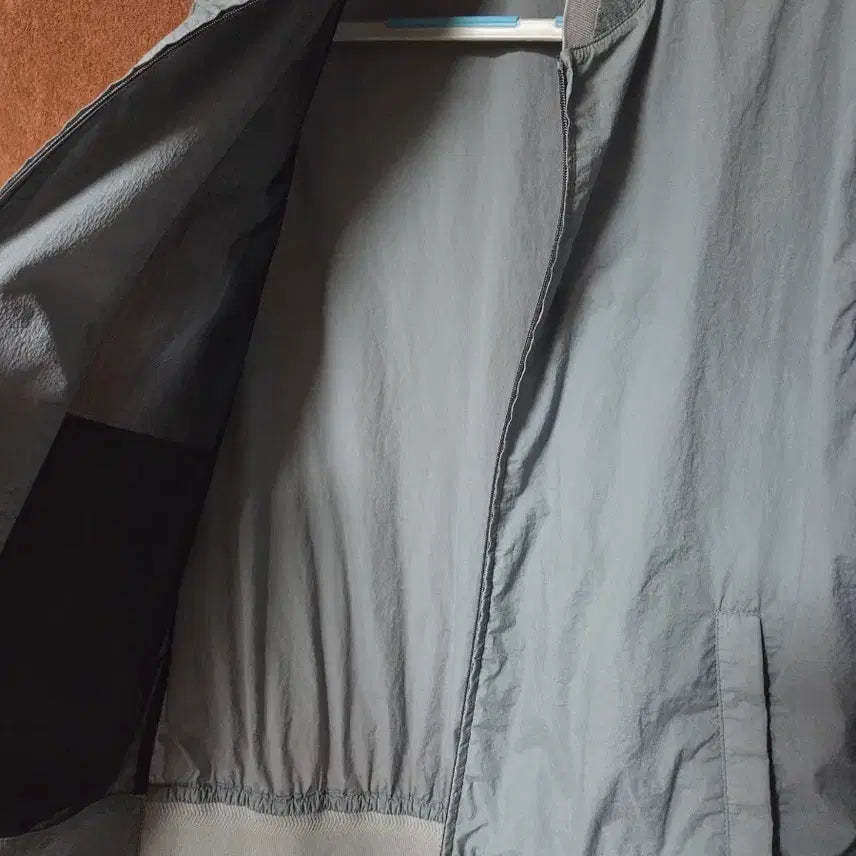 [BUNJANG] Maestro Single-Layer Windbreaker Jacket / 마에스트로 홑겹 바람막이자켓 95