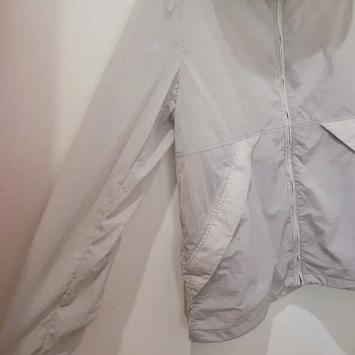 [BUNJANG] Ziozia Hooded Windbreaker Jacket Size 105 / 지오지아 후드 바람막이 점퍼 105사이즈