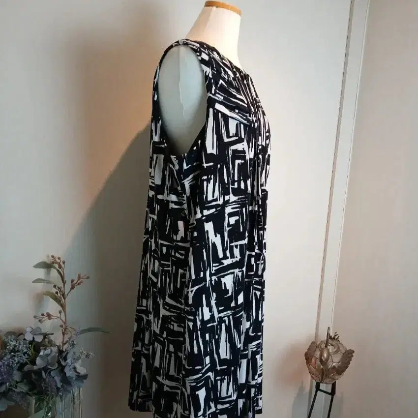 [BUNJANG] Calvin Klein Rayon Sleeveless Maxi Dress / 캘빈클라인 몽탁소재 민소매원피스/사이즈L.  100