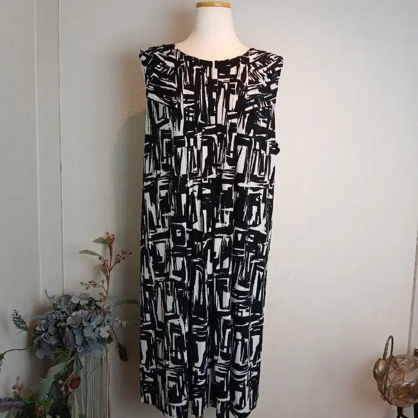 [BUNJANG] Calvin Klein Rayon Sleeveless Maxi Dress / 캘빈클라인 몽탁소재 민소매원피스/사이즈L.  100