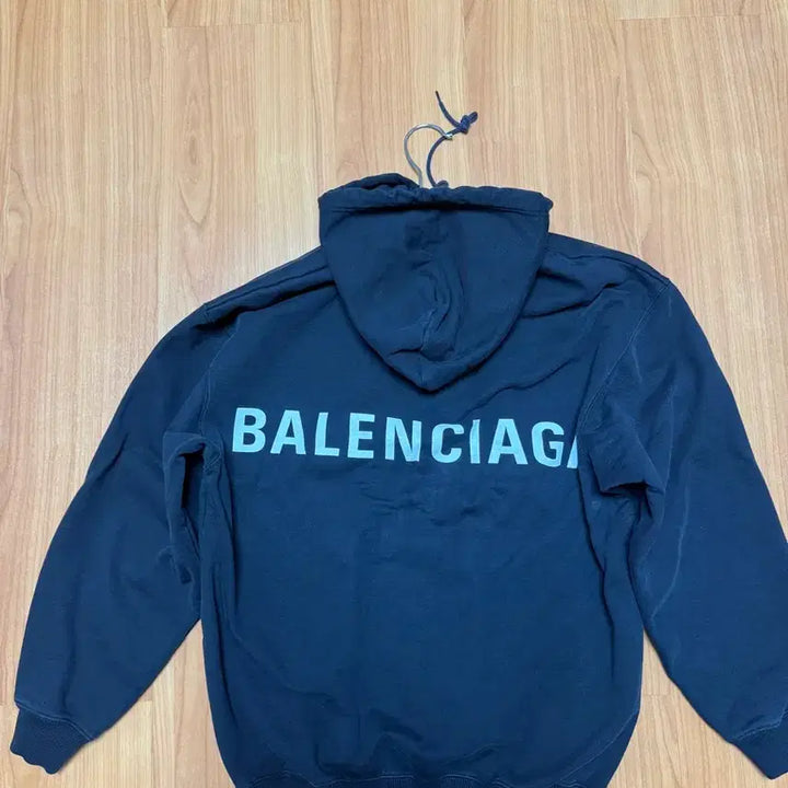 [BUNJANG] Balenciaga Back Logo Hoodie / 발렌시아가 백로고 후드 TAV37-1000 판매합니다