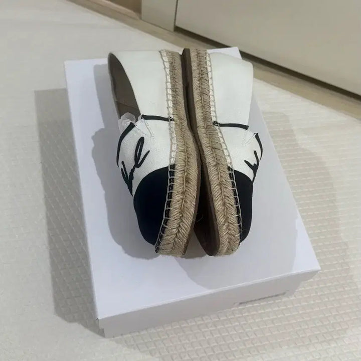 [BUNJANG] Karl Lagerfeld Espadrille Slip-On Shoes / 칼 라거펠트 에스파드류 슬립온 슈즈 240