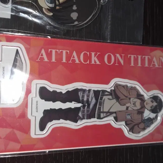 [BUNJANG] Attack on Titan Eren Yeager Childhood Acrylic Standee Keychain / 진격의 거인 에렌 예거 어린시절 아크릴 스탠드 키링