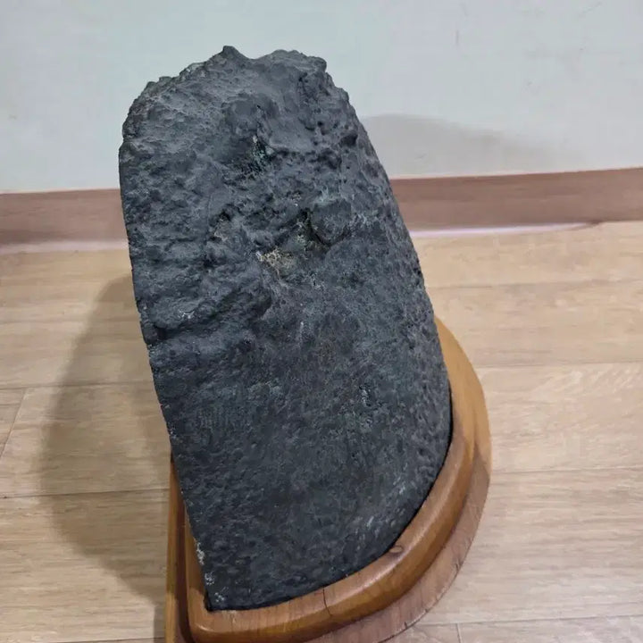 [BUNJANG] Amethyst Geode Decor with Wooden Stand / 자수정 지오드 장식품 (나무받침대 포함)