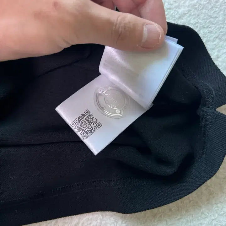 [BUNJANG] Moncler Logo Patch Cotton Polo T-Shirt Black / 몽클레어 로고 패치 코튼 폴로 티셔츠 블랙