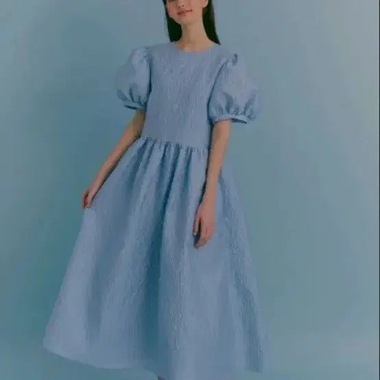 [BUNJANG] Dewy Dewy Puff Sleeve Embossing Dress / 듀이듀이 퍼프소매 엠보싱 원피스