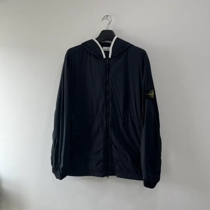 [BUNJANG] Stone Island Nylon Skin Touch Windbreaker Black 2XL / [2XL]스톤아일랜드 나일론 스킨터치 바람막이 블랙
