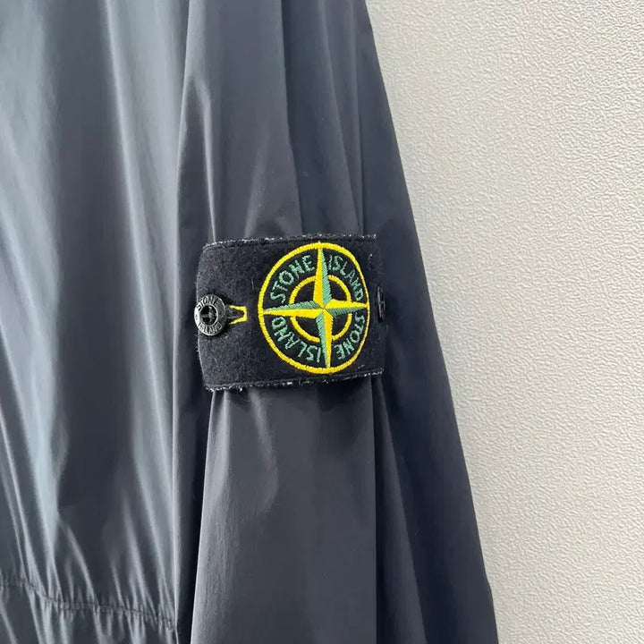 [BUNJANG] Stone Island Nylon Skin Touch Windbreaker Black 2XL / [2XL]스톤아일랜드 나일론 스킨터치 바람막이 블랙