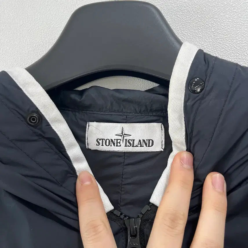 [BUNJANG] Stone Island Nylon Skin Touch Windbreaker Black 2XL / [2XL]스톤아일랜드 나일론 스킨터치 바람막이 블랙